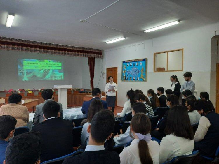 "Болашақтың иесі білімді жастар" тақырыбында  мектепішілік пікір -сайыс дебат турнирі  болып өтті.